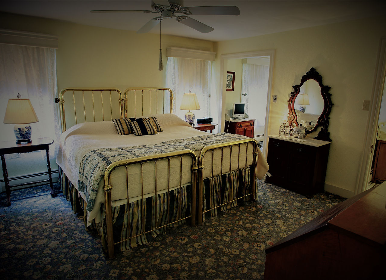 The General Grant Suite with sitting room