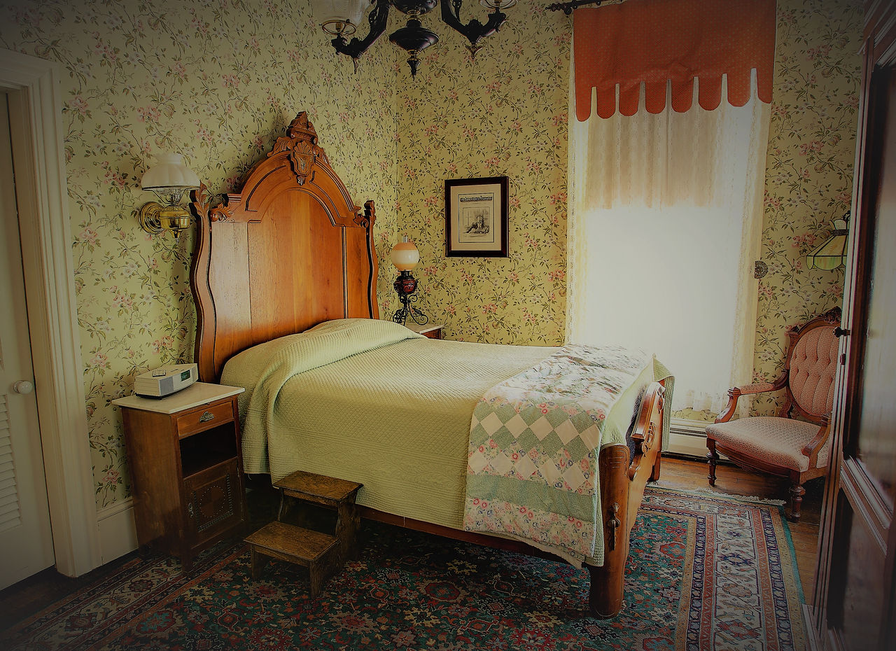 The President Harrison Room with antique walnut bed